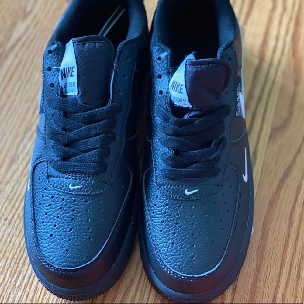 Nike Air Force 1 Low Black & White Men’s 8.5 NIB - Picture 6 of 10